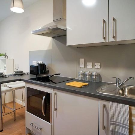 1 Bedroom Apartments, Studios And Ensuite Bedrooms With Shared Kitchen At Centro House In Stirling Dış mekan fotoğraf
