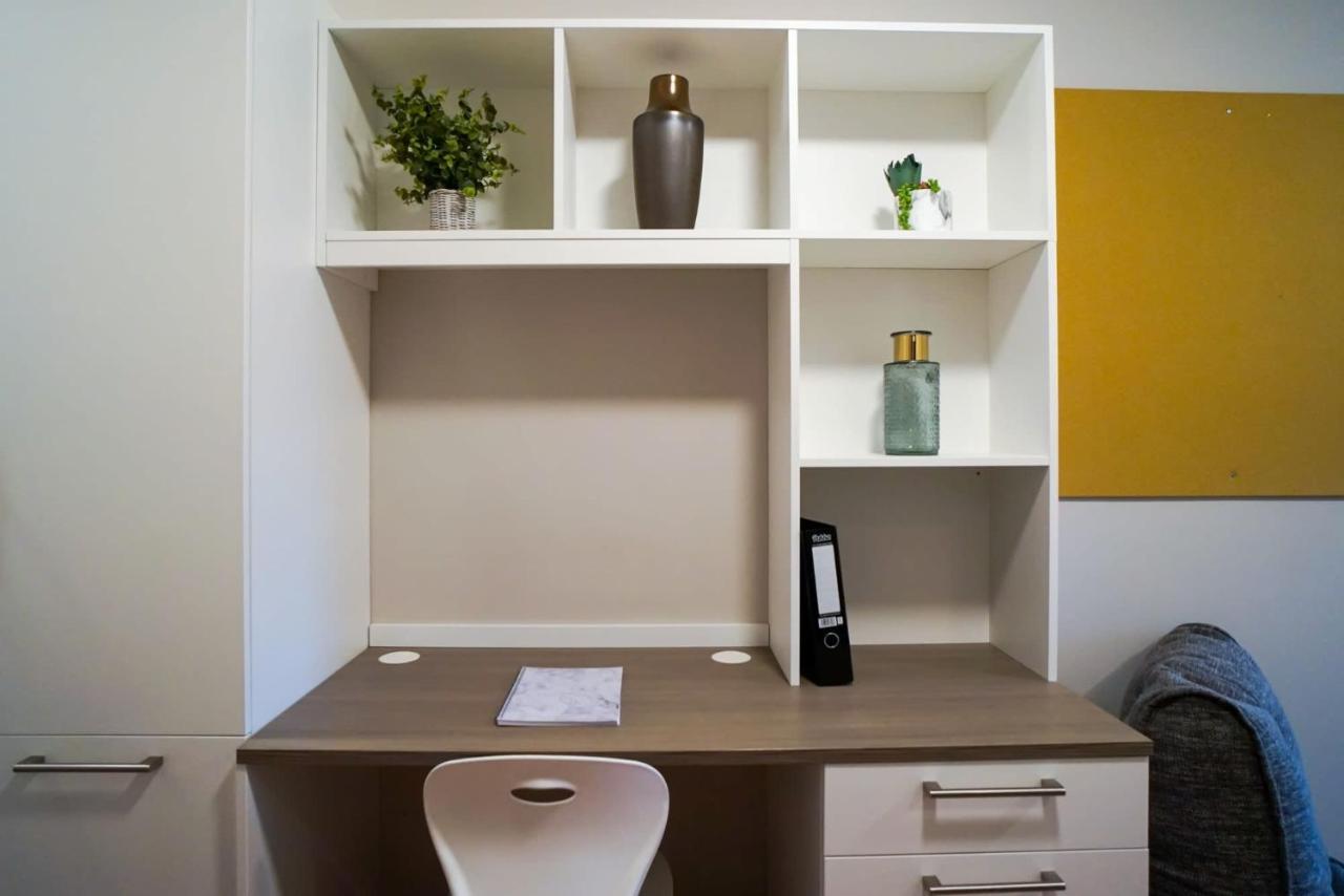 1 Bedroom Apartments, Studios And Ensuite Bedrooms With Shared Kitchen At Centro House In Stirling Dış mekan fotoğraf