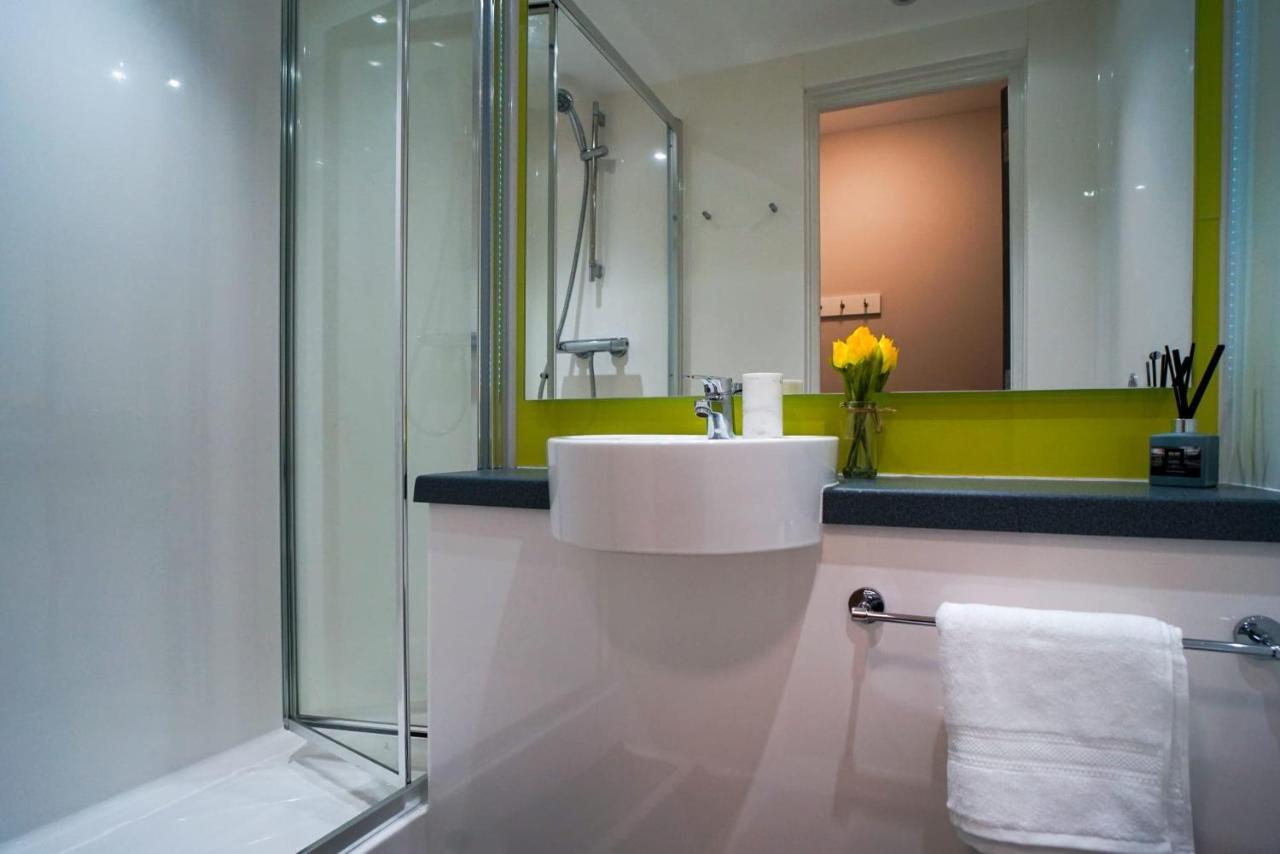 1 Bedroom Apartments, Studios And Ensuite Bedrooms With Shared Kitchen At Centro House In Stirling Dış mekan fotoğraf